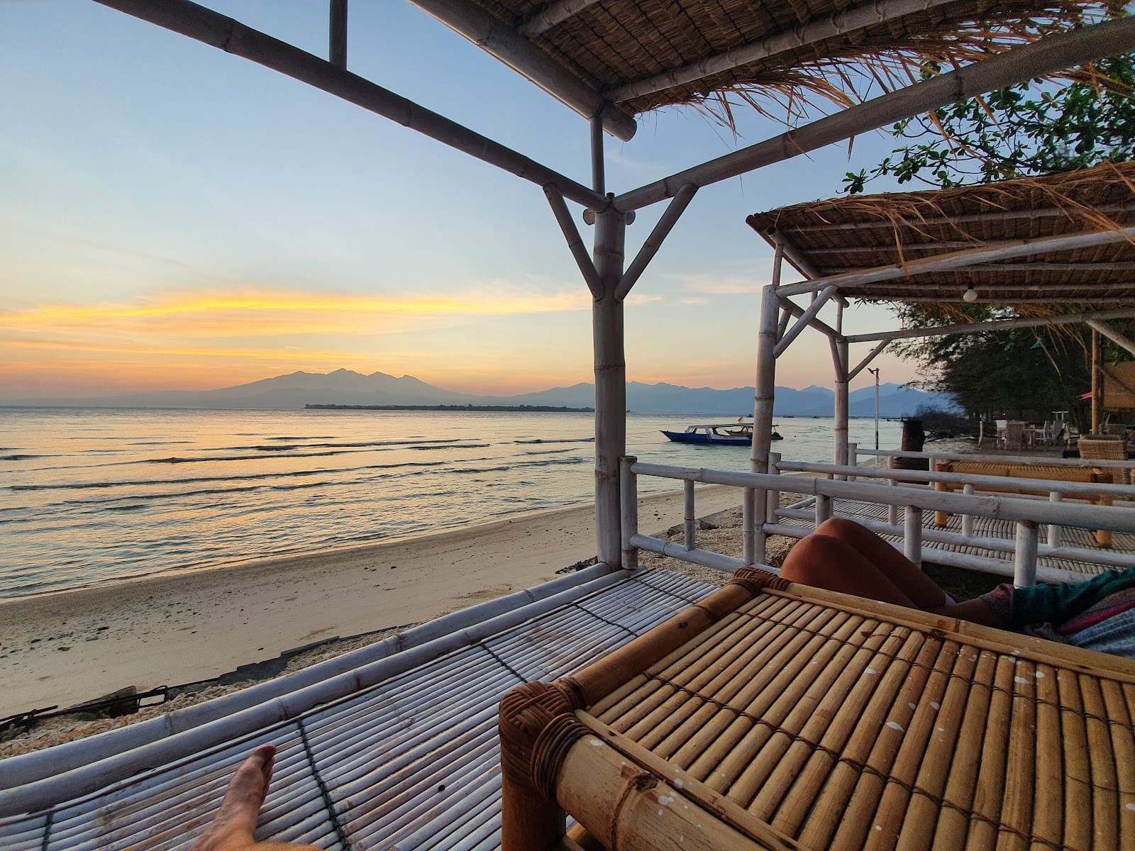 Meno Mojo Beach Resort